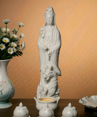 Quán Thế Âm Ngự Long